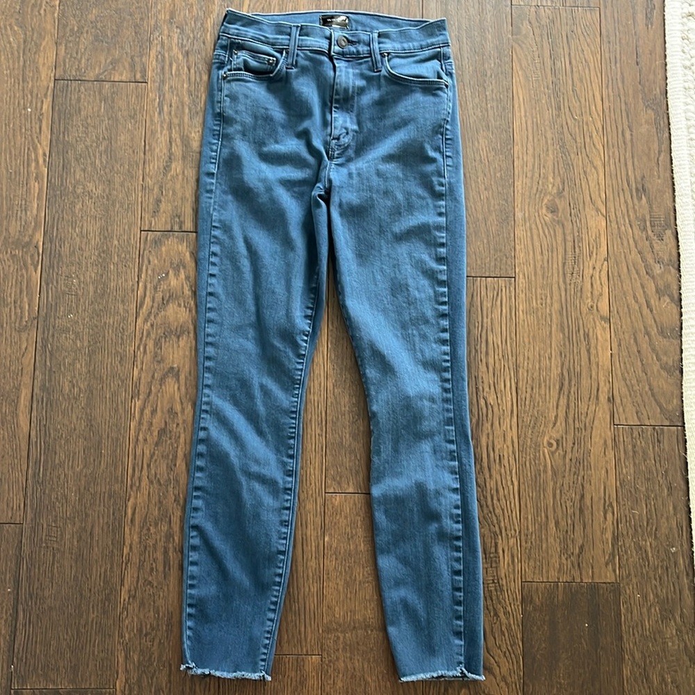 MOTHER high waisted looker crop. Fits more like a 26